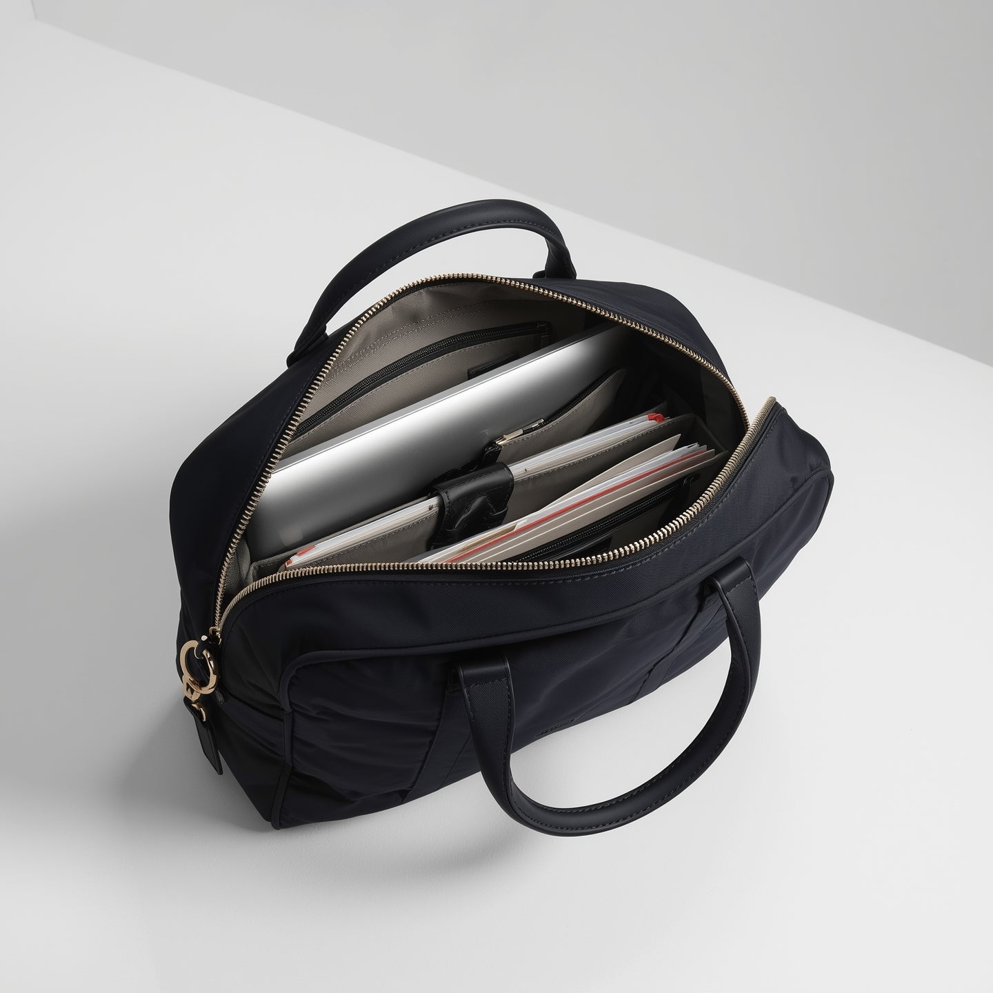Business Travel Bag – Laptop-Friendly, Spacious & Professional Carryall