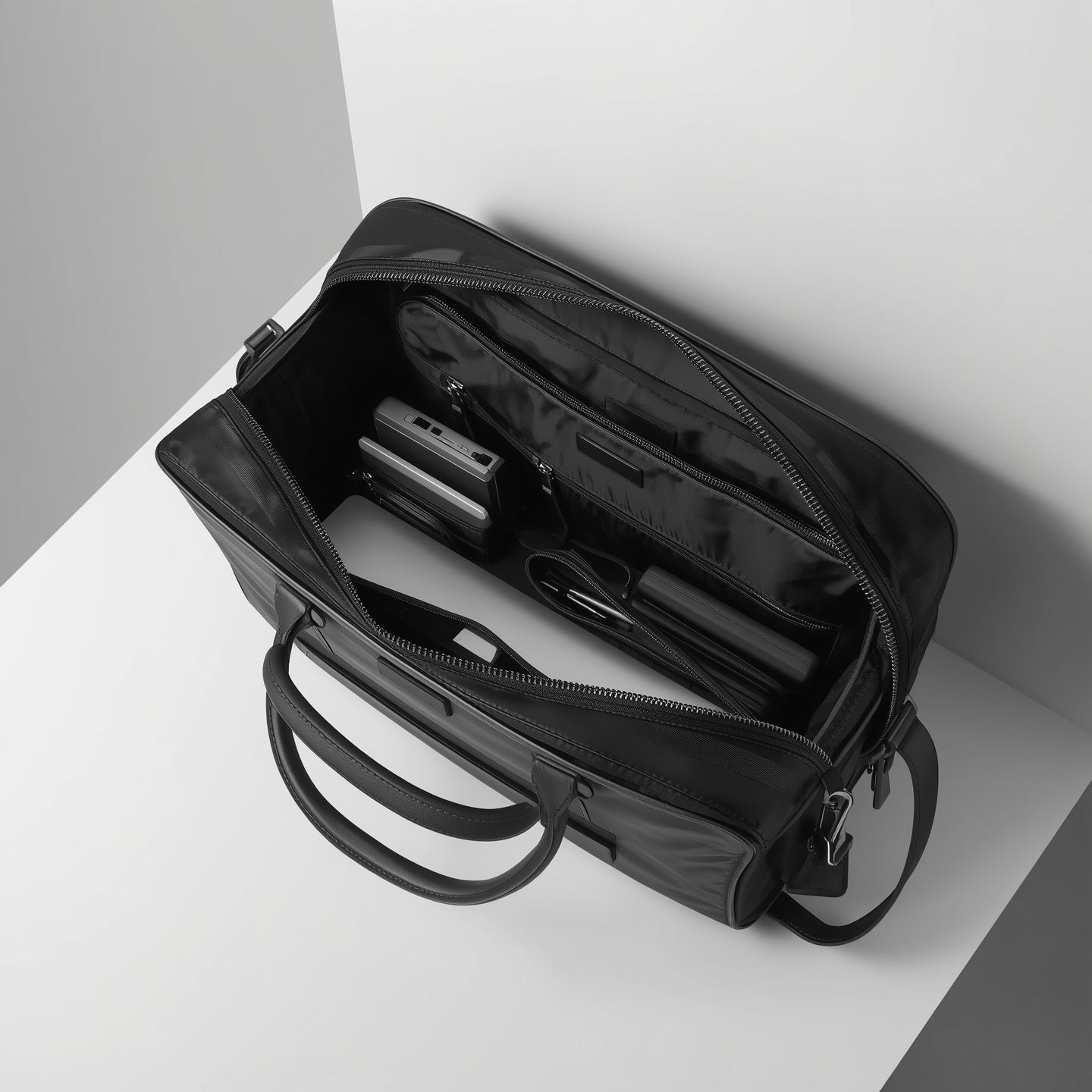 Business Travel Bag – Laptop-Friendly, Spacious & Professional Carryall